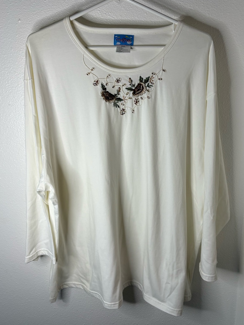 Vintage Women’s White Long-Sleeve Crewneck Shirt - XXXL